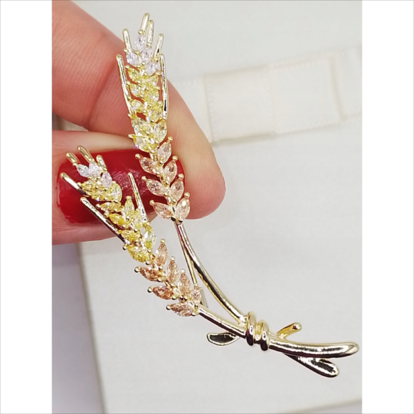 LUXURY 18K GOLD EAR BROOCH + GIFT BOX;BROCHE DE OREJA DE ORO DE 18 QUILATES DE LUJO + CAJA DE REGALO