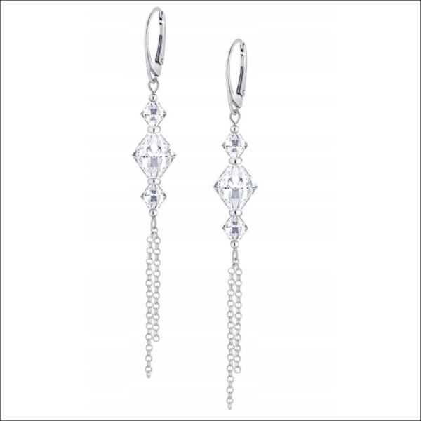 Silver earrings fastened with a clasp with crystals and hanging chains;Pendientes de plata abrochados con broche con cristales y cadenas colgantes