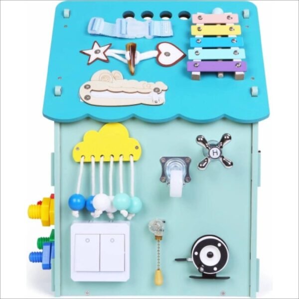 The house from 2Kids Toys will keep your little family member entertained for a long time. Your child will find locks on it, thanks to which they will practice unlocking and locking. In addition, they will have fun with wheels, a xylophone, a tap, a counter or even a switch. 