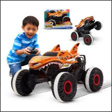 The unstoppable Tiger Shark™ Hot Wheels® Monster Truck attacks any terrain like a true predator thanks to special technology that allows it to easily overcome floors, rocks, grass and other types of surfaces.