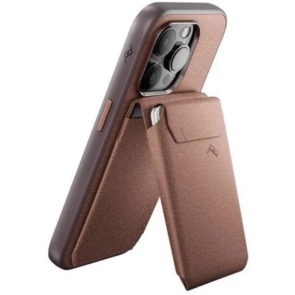 The Peak Design Wallet Stand - Redwood is a premium, multifunctional wallet designed for simplicity and convenience.