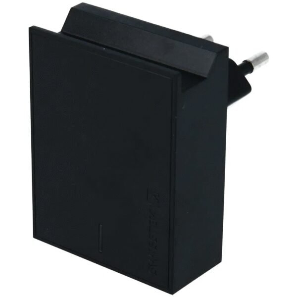 The Swissten USB-C SMART IC Mains Charger features two USB ports (one USB-C and one USB-A) and provides up to 3A of charging power.