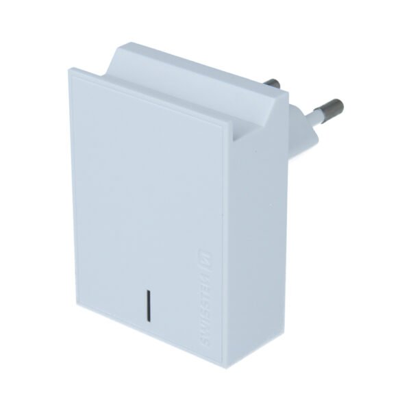 The SWISSTEN Super Charge 22.5W power adapter provides fast and efficient charging for a wide range of devices.