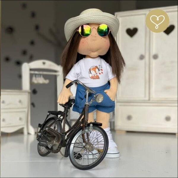 Doll Accessories - countless ideas for a new look or to refresh your Lullu Dolls wardrobe. Let your child choose clothes and accessories, and create an individual set that matches the doll's personality!