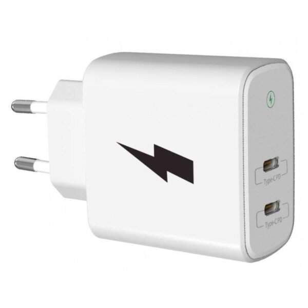 The WG Wall charger (9740) features 2 USB-C PD ports, delivering up to 20W of fast charging power per port.